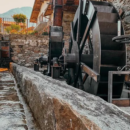 Semesterbostad La Roggia - Heritage In Molino Maufet Watermill - Patio On The Garden *